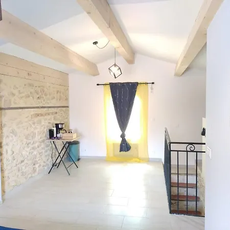 Sous Un Chêne Bicentenaire Avec Jardin Et Espace De W * Lambesc