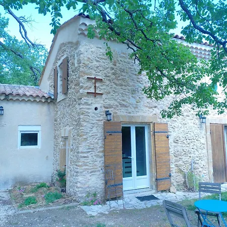 Sous Un Chêne Bicentenaire Avec Jardin Et Espace De W Séjour à la campagne Lambesc