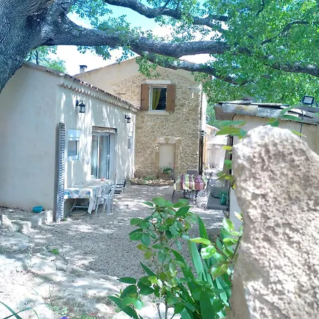 Séjour à la campagne Sous Un Chêne Bicentenaire Avec Jardin Et Espace De W Lambesc